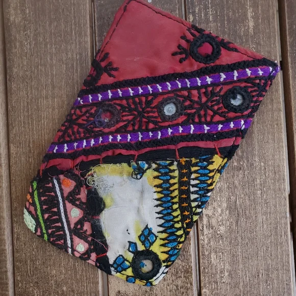 🔮🎱 Free People Boho Embroidered Repurposed vtg banjara hippie Wallet card case - Picture 8 of 12